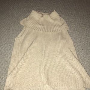 High Neck cream sleeveless sweater
